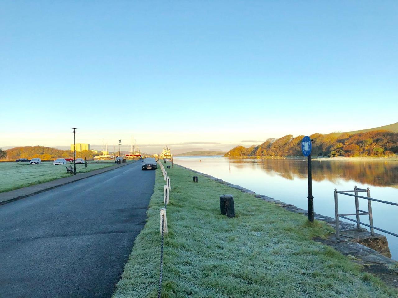 Bed & Breakfast The Waterside 3*