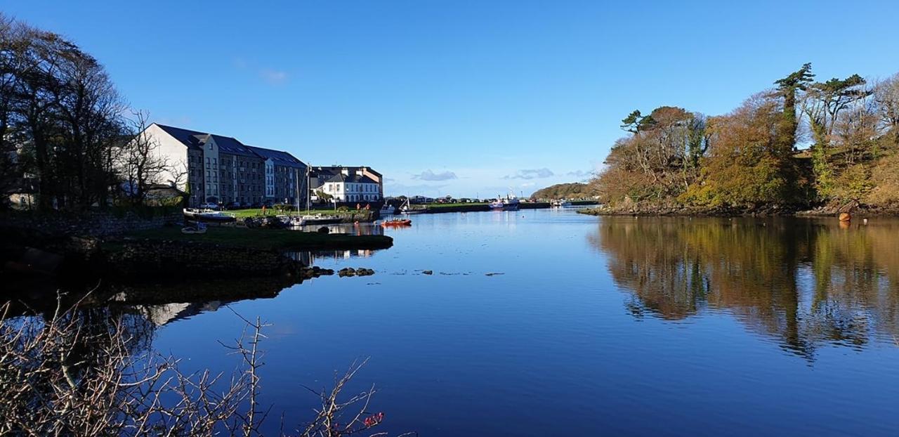 The Waterside 3*
